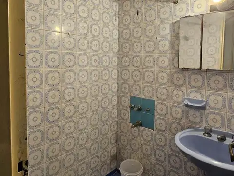 Casa 5 ambientes con 1 baño