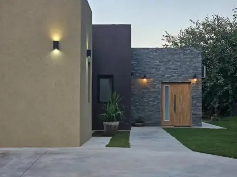 Mgm. Preciosa Casa En El Bosque C.c. Campana