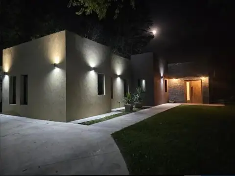 Preciosa Casa en El Bosque C.C. Campana