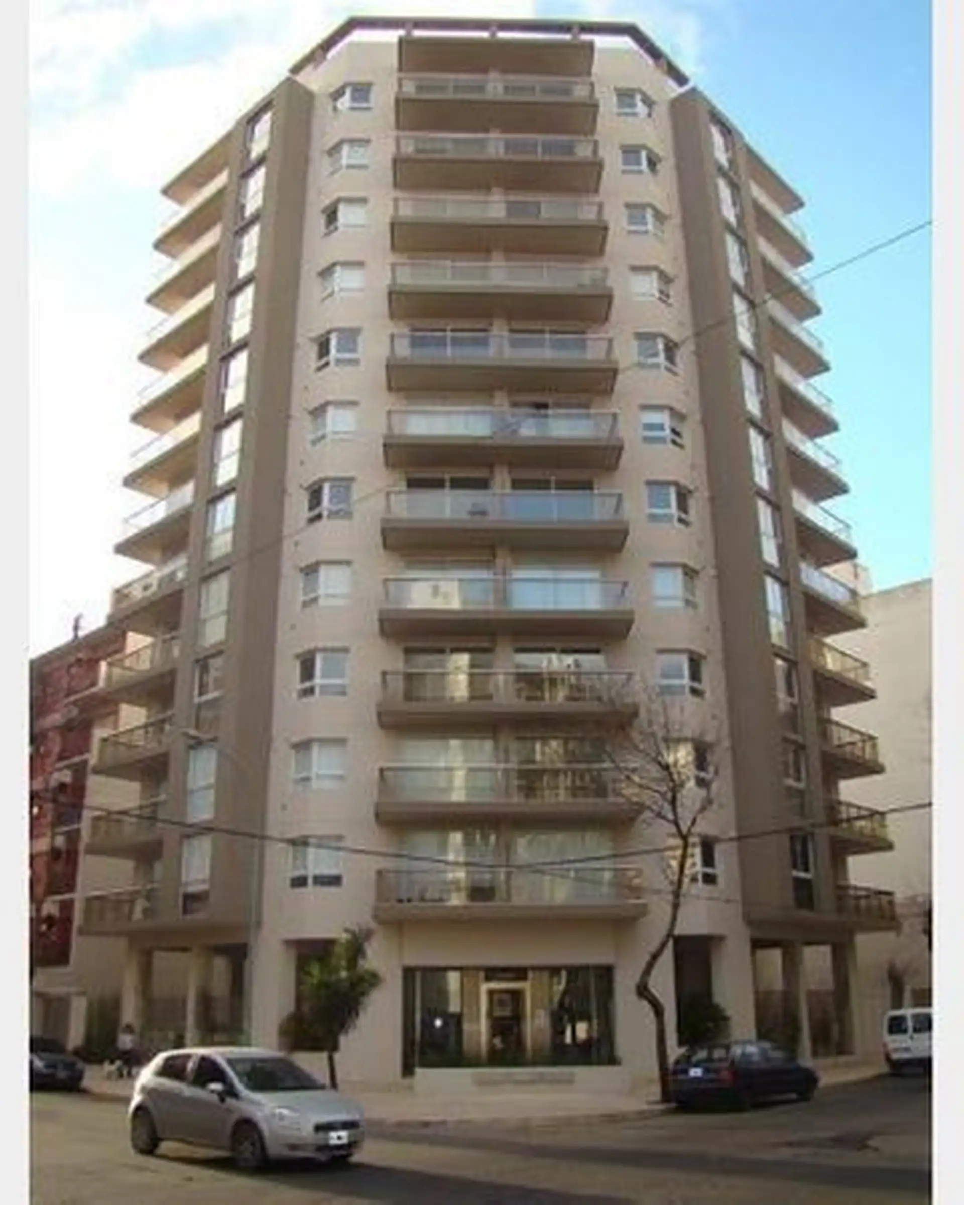 Venta de Departamento 2 Ambientes a la calle en La Perla