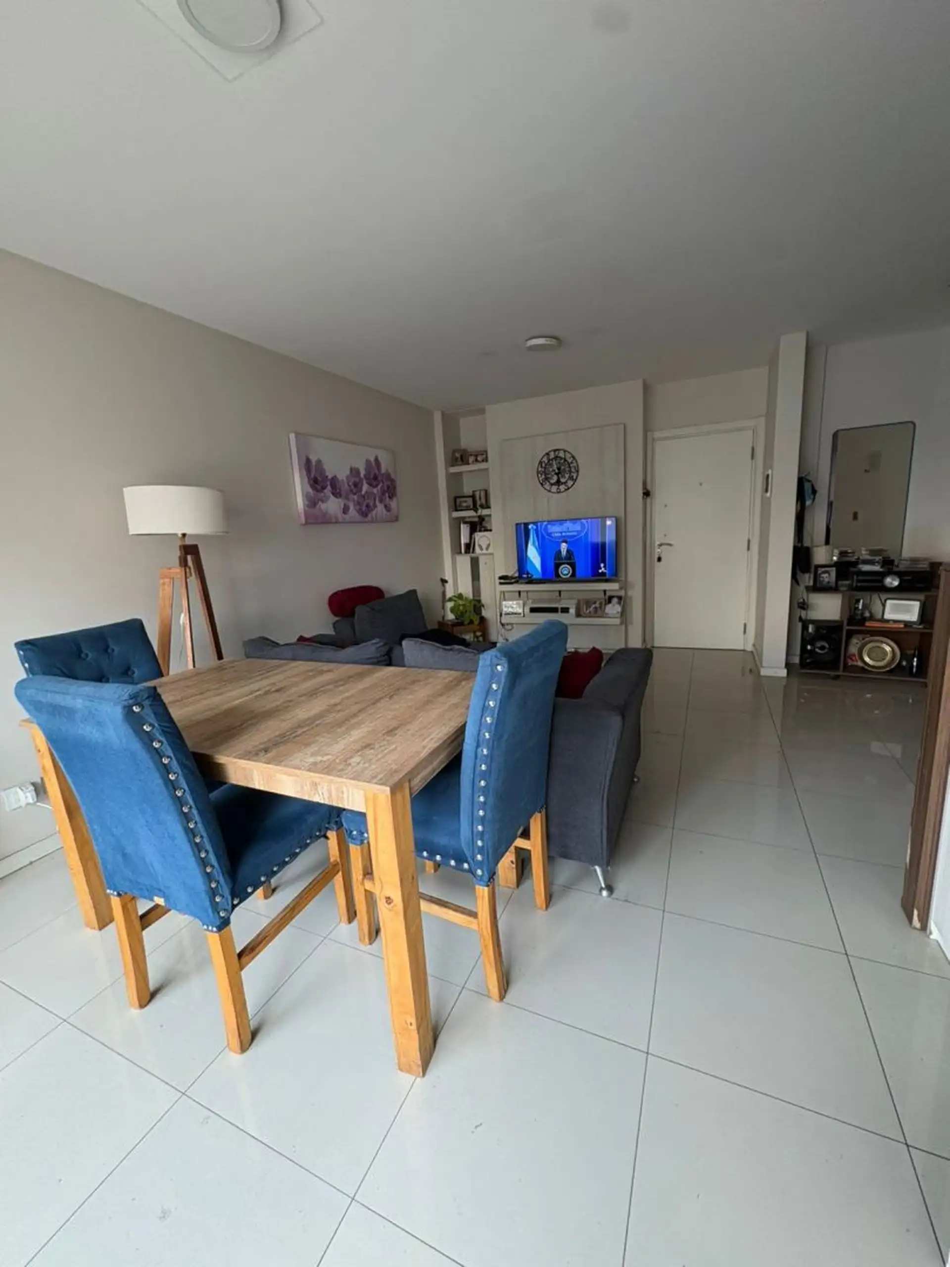 Venta de Departamento 2 Ambientes a la calle en La Perla