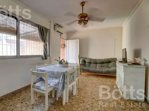 Depto Tipo Casa en Venta 40 años