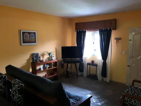 Casa 3 ambientes con 2 baños
