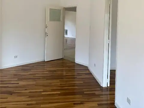 Oficina en Alquiler 100 años