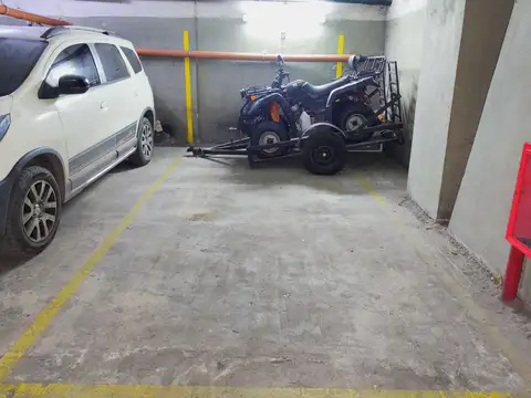 Cochera Amplia en Venta - Parque Patricios