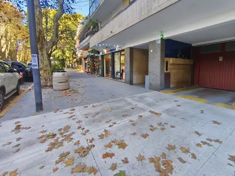 Cochera Amplia en Venta - Parque Patricios