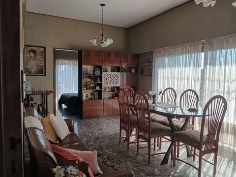 Depto Tipo Casa 4 ambientes con 2 baños