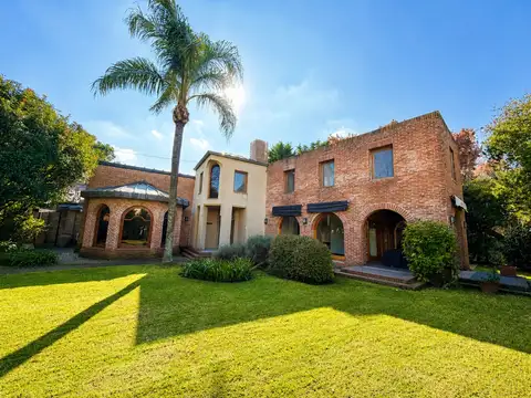 VENTA Casa 5 ambientes - ACEPTA PERMUTA!!