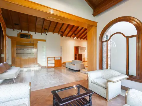 VENTA Casa 5 ambientes - ACEPTA PERMUTA 