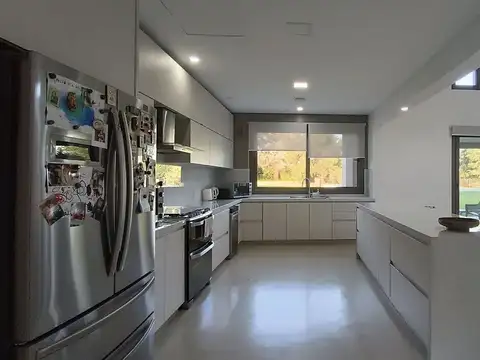 Venta Casa 7 Ambientes Chacras de Open Door 7000m2