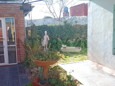 Casa al frente + Monoambiente + Casa interna. VENADO TUERTO