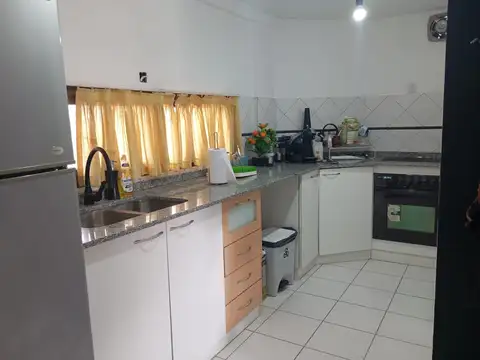 DEPARTAMENTO DE 2 AMBIENTES CON COCHERA EN VENTA - MORON NORTE