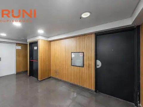 Oficina 5 ambientes con 2 baños