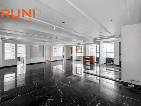 Oficina en Venta al Este