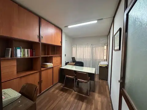 Ayacucho 72 , Piso 1