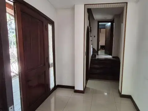 Casa 5 ambientes con 3 baños