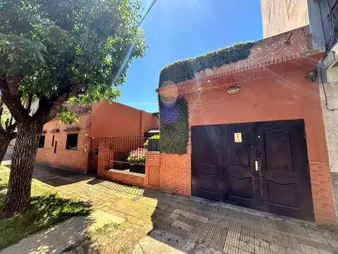 Casa 3 ambientes con cochera en Saenz Peña