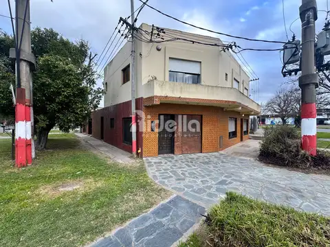 C.80 esquina 120 100