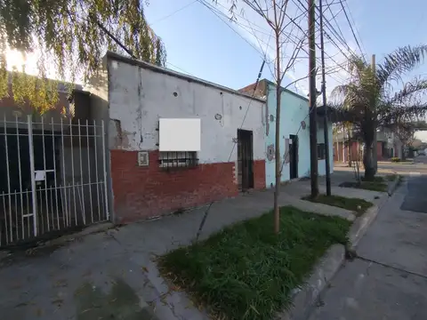 Venta de 2 lotes - (3 departamentos + Galpon/Terreno).