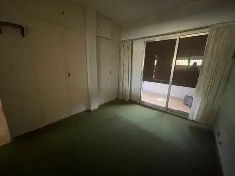 Casa 5 ambientes Ramos Mejía dependencia cochera, con una superficie total de 317m²,