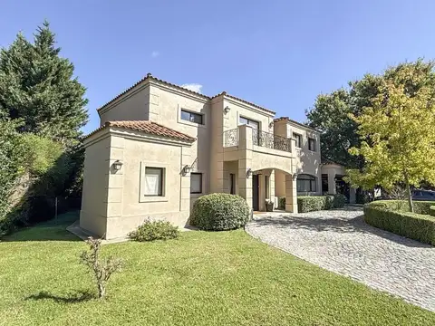 ESPECTACULAR CASA EN VENTA  EN ESTANCIAS DEL PILAR - BARRIO CHAMPAGNAT