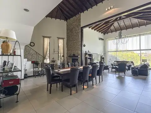 ESPECTACULAR CASA EN VENTA  EN ESTANCIAS DEL PILAR - BARRIO CHAMPAGNAT