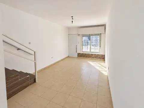 Depto Tipo Casa en Venta de 3 ambientes