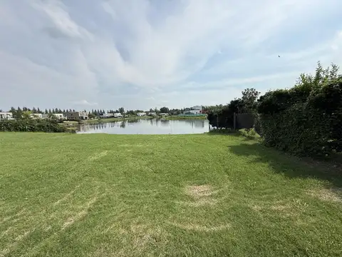 VENTA - LOTE AL LAGO - BARRIO SAN MATIAS