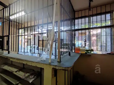 Lamadrid  al 2400 entre Buenos Aires y Boulevard Ballester