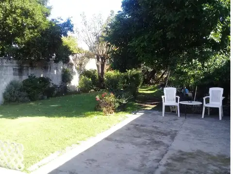 Casa mixta * sobre terreno 10 x 42.60 * Gerli, Avellaneda * 