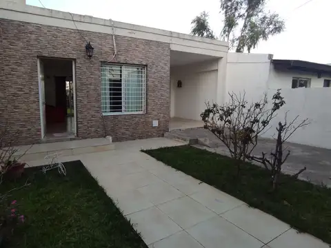 Casa 4 ambientes con 1 baño