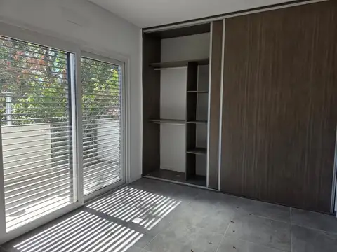 Depto Tipo Casa 4 ambientes con 2 baños