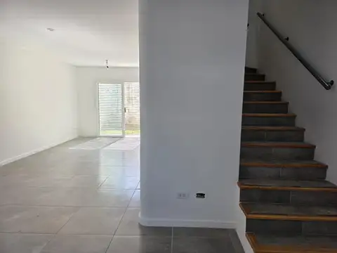 Depto Tipo Casa en Venta de 4 ambientes