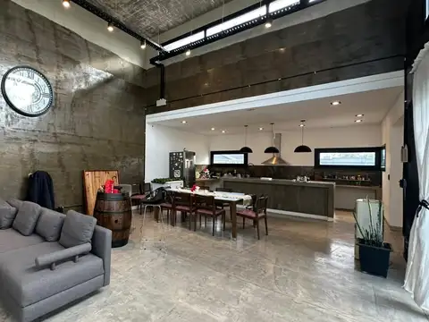 Casa en Venta en Área 60, USD 240.000