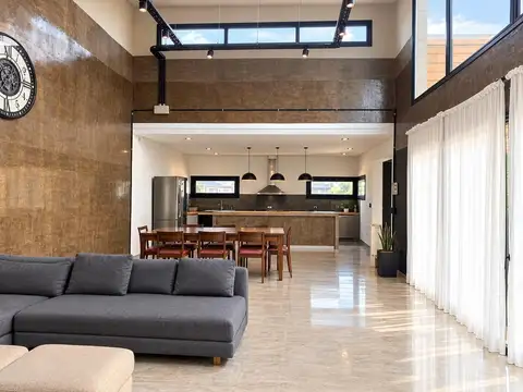 Casa 4 ambientes con 3 baños
