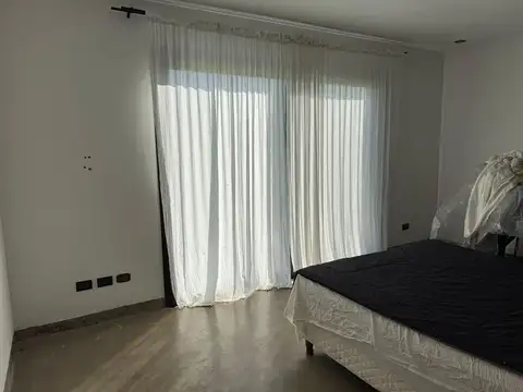 Casa en Venta con 5 cocheras