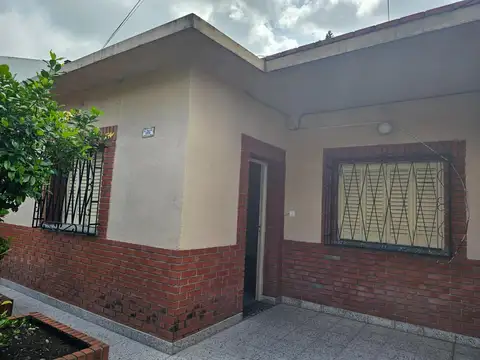 Depto Tipo Casa en Alquiler de 3 ambientes
