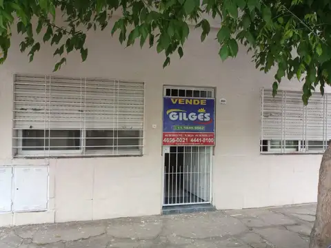 Venta de  PH 3 Amb. Pta. Baja  al Frente en Morón -  "Buen Estado"