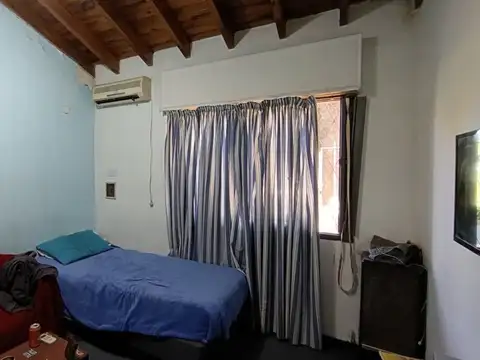 VENTA CASA 4 AMB + DPTO 2AMB C/ COCHERA EN MERLO