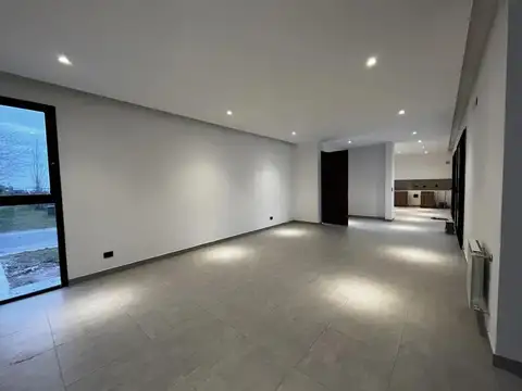 Hermosa Casa En Alquiler En San Sebastian