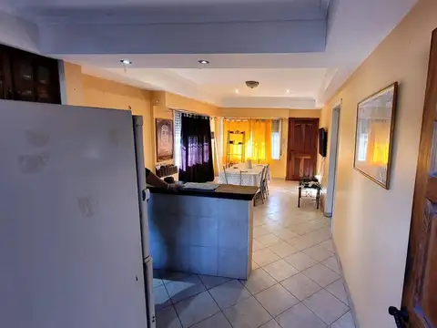 CHALET DE 3 AMBIENTES CON QUINCHO SEMICUBIERTO