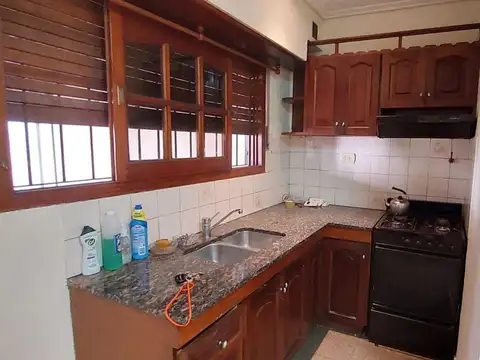 Casa en Alquiler en Quilmes, $ 670.000
