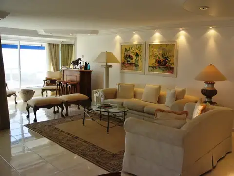 Departamento en Alquiler Temporal en Punta del Este, USD 11.200