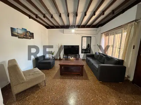 Depto Tipo Casa 4 ambientes con 2 baños