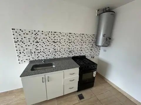 Depto Tipo Casa en Alquiler en Piñeyro, $ 500.000