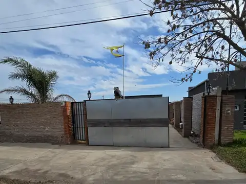 Venta casa Punta Chacra 4 dormitorios-piscina-galería