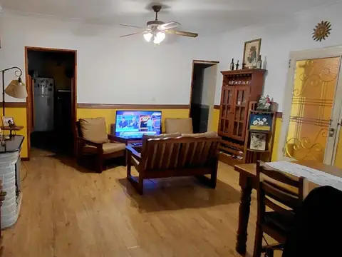 Casa 4 ambientes con 1 baño