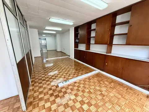 VENTA OFICINA EN SAN TELMO 2 BAÑOS PROPIOS