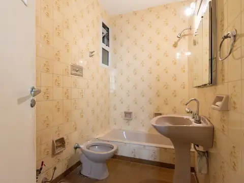 Departamento 5 ambientes con 2 baños