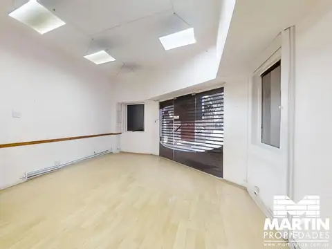 Casa   local en venta en Martínez, 4 amb con patio a 2 c/av zona coimercial